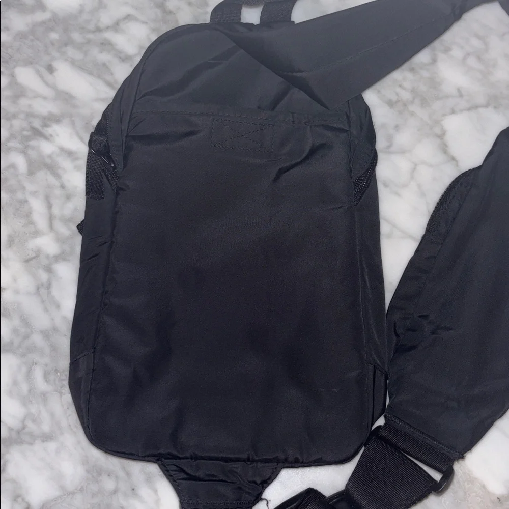 adidas compact versatile